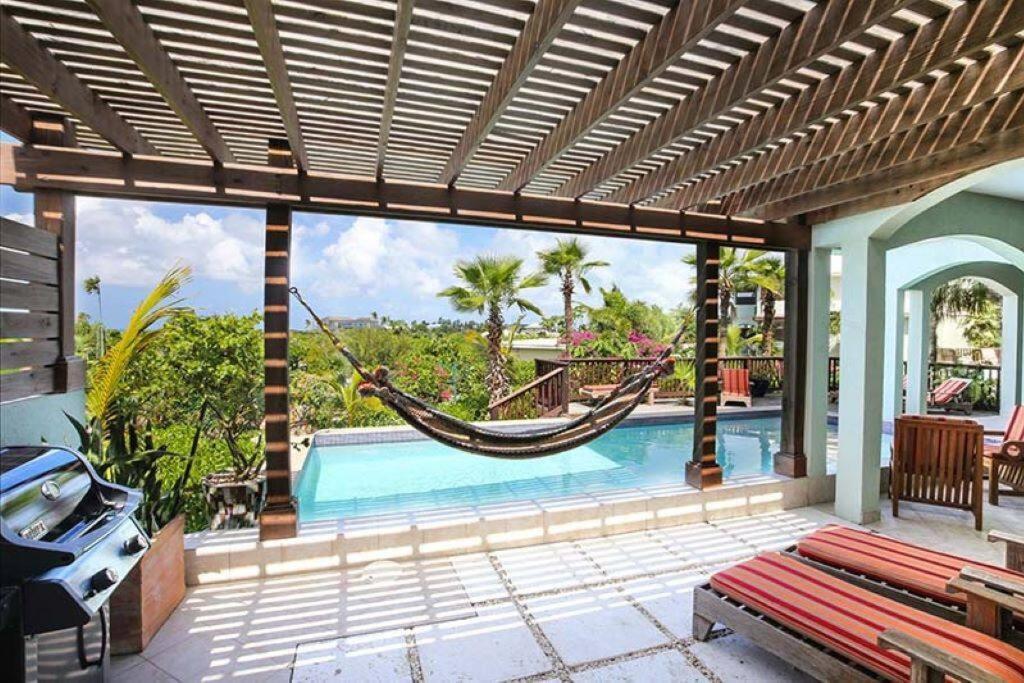 Pelican Paradise Villa - Leeward Beach Grace Bay Exterior photo