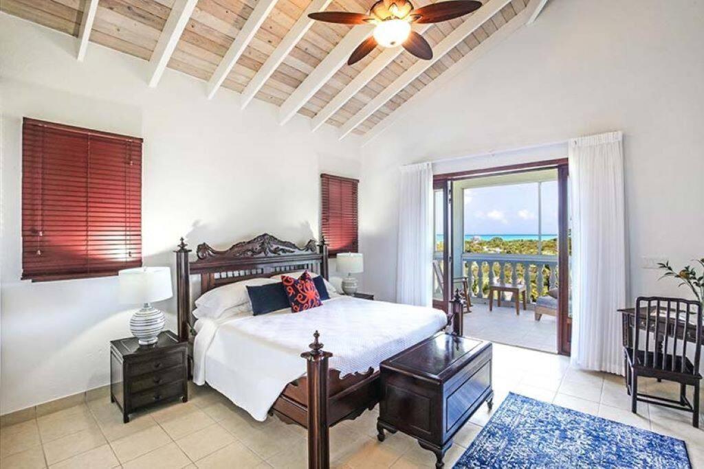 Pelican Paradise Villa - Leeward Beach Grace Bay Exterior photo