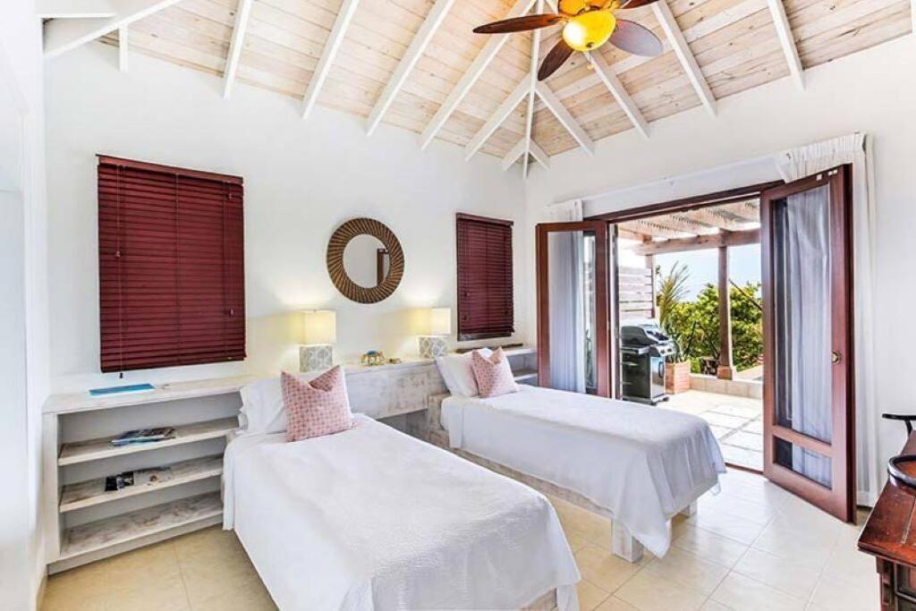 Pelican Paradise Villa - Leeward Beach Grace Bay Exterior photo