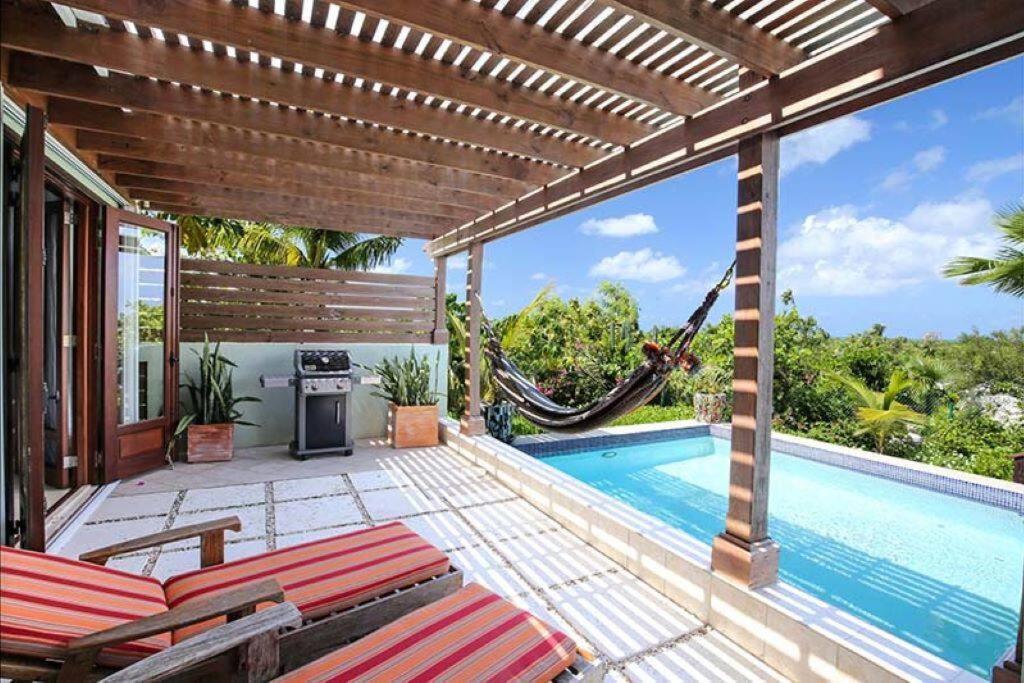 Pelican Paradise Villa - Leeward Beach Grace Bay Exterior photo